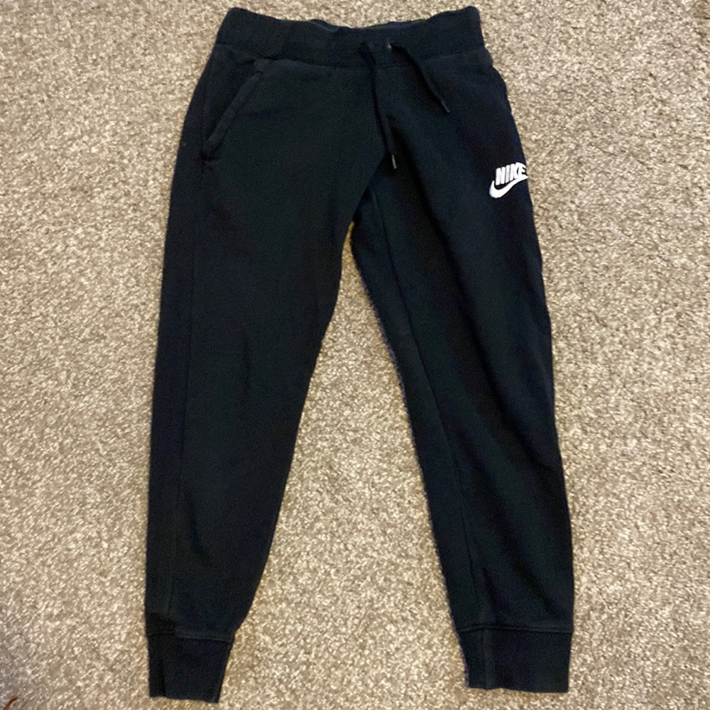 Black Nike sweat pants